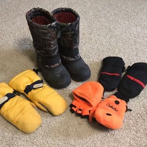 Boots and mittens set